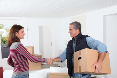 Customer choosing a secure payment method for a moving service